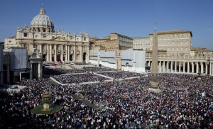 Папа Бенедикт XVI канонизира 7 нови светци