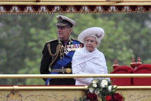 Елизабет II си търси камериерка в интернет