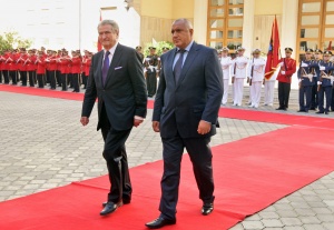 Борисов ухажва Албания с „асфалтена дипломация"