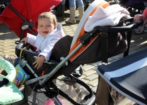 Майки продават кърмата си във „Фейсбук"