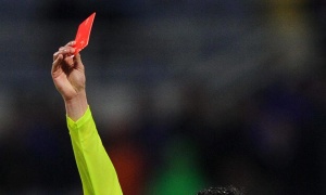 Съдия вдигна 36 червени картона на юношески футболен мач