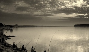 Разрешават нощния риболов в 6 водоема и по Дунав