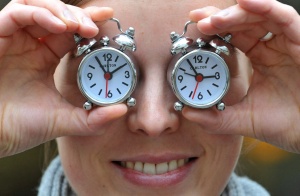 България върна стрелките на часовниците с час назад