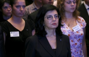 Кунева иска да управлява България поне 2 мандата и без коалиция