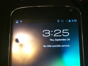 Nexus 4 се появи в бар в Сан Франциско и ни остави няколко снимки за спомен