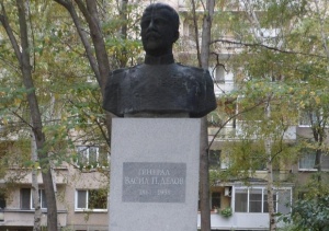 12 000 от Кърджали поискаха орден „Стара планина" за ген. Васил Делов