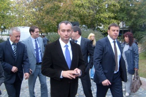 За проблемите с Македония да се говори открито, призова Младенов