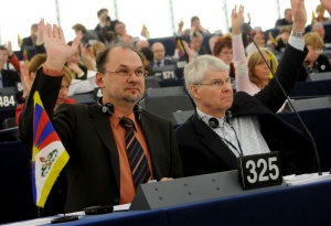 Кацин обнадежден за отношенията между Белград и Прищина