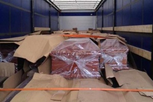 Имигранти опитаха да влязат в Англия в ковчези в български камион
