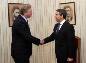 Плевнелиев и Фюле на различни мнения за Македония в ЕС