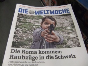 Обвиниха в расизъм швейцарско списание за снимка на ромче