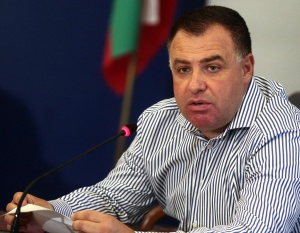 Бобът за бедни е заразен с гъгрица, отсече министър Найденов