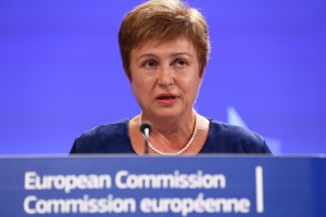 Кристалина Георгиева притеснена за жертвите и разрушенията от „Санди"