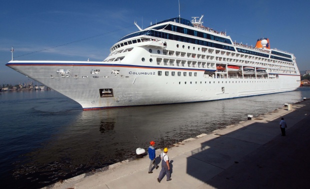 Круизен кораб с 1000 туристи на борда акостира във Варна
