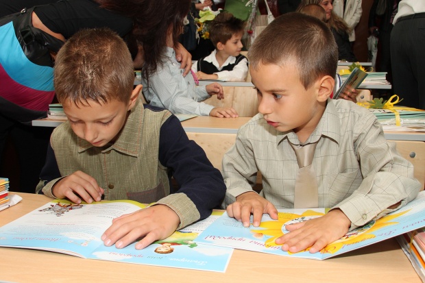 Дянков не обеща достатъчно пари за образование, според КТ „Подкрепа“