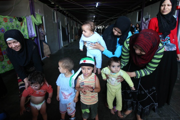 Близо 100 хиляди станаха сирийските бежанци в Турция