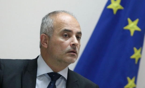 Младенов: Работещите няма да плащат по-високите пенсии