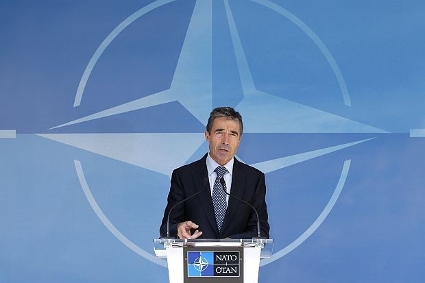 Расмусен остава начело на НАТО за пета година