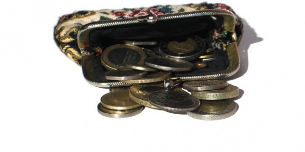 „Файненшъл таймс”: Данъкът върху лихвите в България разтревожи спестяващите