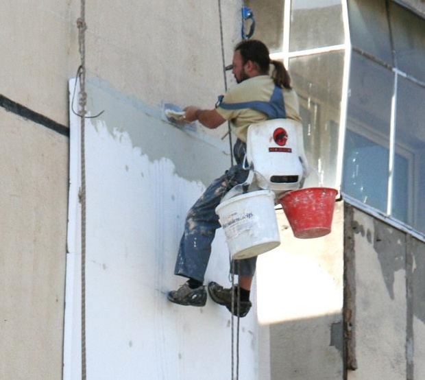 Павлова вече получила 111 заявления за саниране на блокове