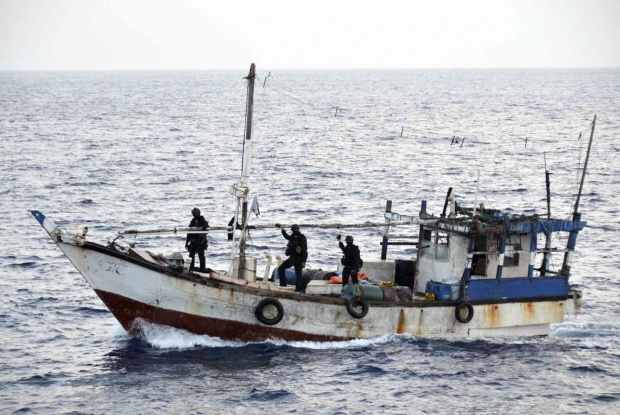 Сомалийски пирати нападнали кораб на НАТО