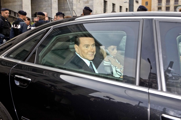 Осъдиха Берлускони на затвор заради данъчни престъпления