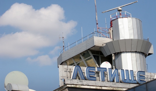 Събарят стария терминал на Летище София