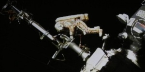 Астронавти от МКС излязоха в Космоса, за да поправят теч