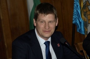 Британският посланик: Децата с увреждания да живеят с родителите си в общности