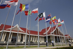Европа и Азия мерят икономически мускули в Лаос