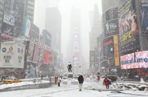 След „Санди” снежна буря връхлетя Ню Йорк и Ню Джърси