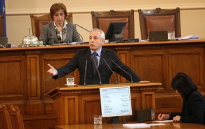 Депутати правят подписка за оставката на шефа на ДКЕВР