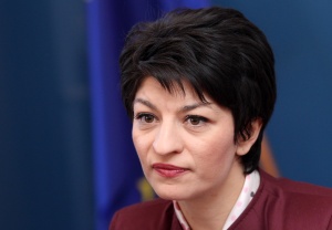 Здравният министър се обяви против домашното раждане