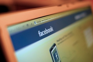 Двойка тийнейджъри осъдени за убийство заради „Фейсбук”