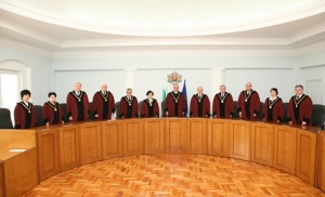 Новите конституционни съдии полагат клетва