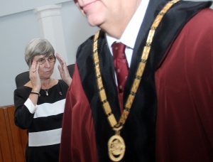 Парламентът трябвало да си избере нов конституционен съдия според КС