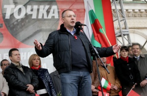 Станишев: ГЕРБ разглеждат държавата като плячка, която разпределят