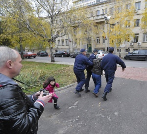 Протест срещу 2 оправдателни присъди за поповския кмет
