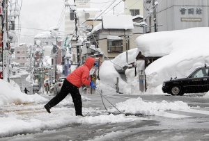 37 000 японци без ток заради снежни бури