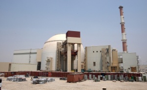 Иран щял да продължи да обогатява уран „със сила"