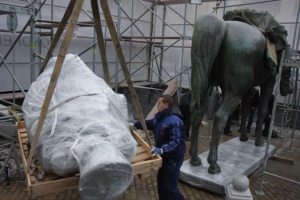 Цар Освободител е вече на мястото си