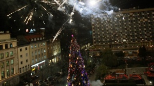 Коледната елха на София грейва в петък