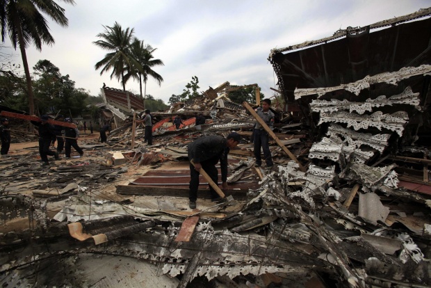 Поне 13 жертви взел силният трус в Мианмар