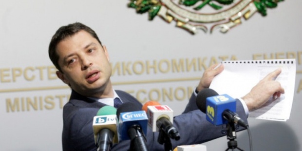 Делян Добрев: Няма причини токът да поскъпне догодина