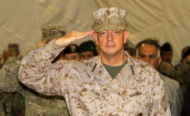 И генерал на НАТО в Афганистан забъркан в сексскандала с Дейвид Петреъс