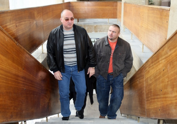 Съдът поиска адресите на Братя Галеви, отказа да конфискува имотите им