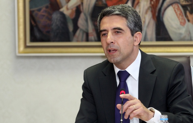 Плевнелиев призова политиците да не се месят в църковните дела