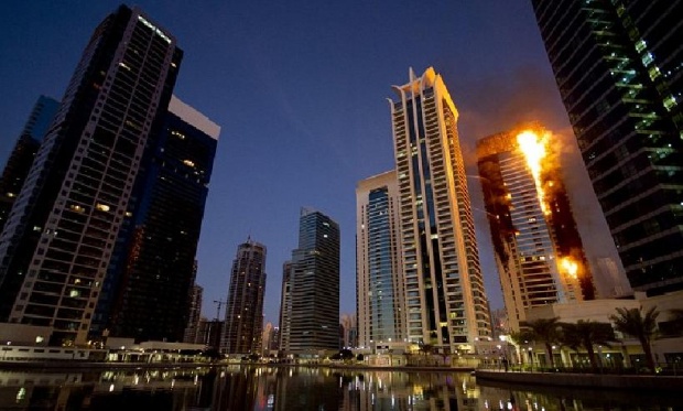 80-етажен жилищен блок се самозапали в Дубай