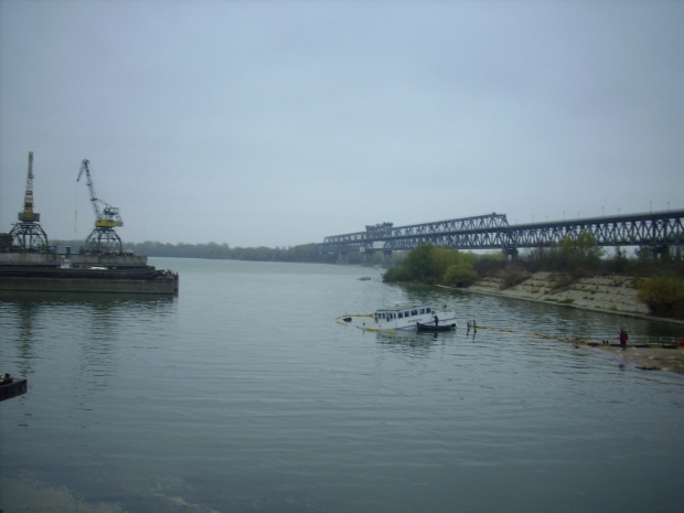 Потънал кораб край Русе заплашва с екокатастрофа