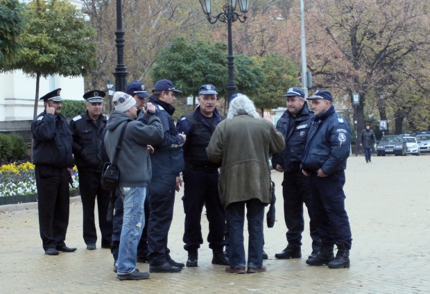 2 г. затвор грозят Николай Колев-Босия за „доматения“ му протест